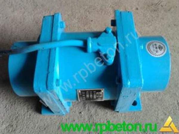 Вибратор на бункер инертных материалов