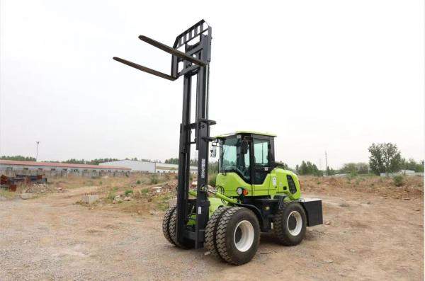 Вилочный полноприводный погрузчик HK-6T
