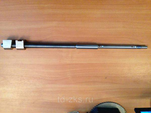 Винт поперечный к станку 1А616