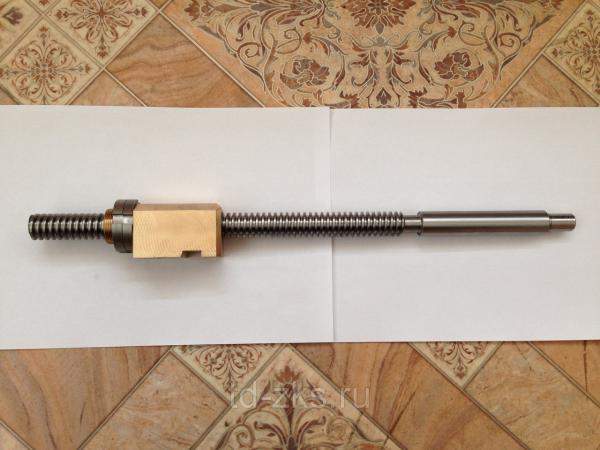 Винт поперечный подачи с гайкой 16Л20Ф1