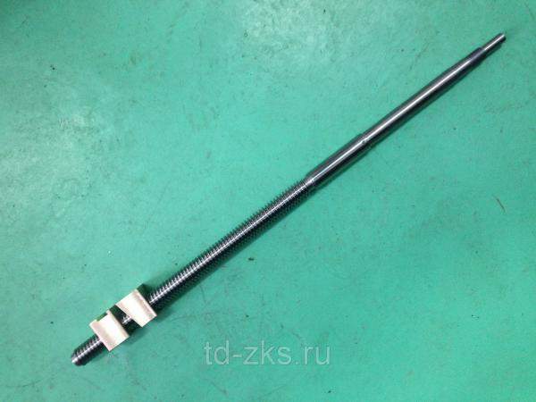 Винт поперечной подачи 1К62.05.50 (L-730мм,ф22) с гайками 1К62.05.21 и 1К62.05.22