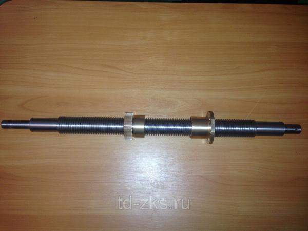 Винт поперечной подачи ФТ-11 в сборе с гайками