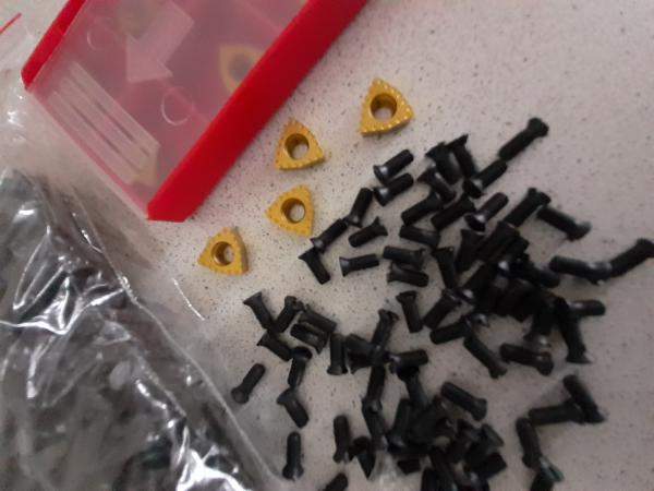 Винты для твердосплавных сменных пластин