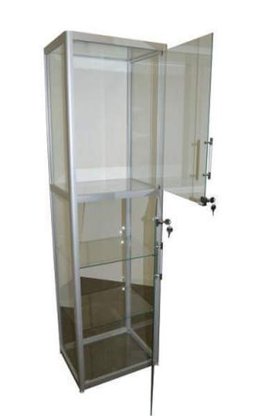 Витрина на алюминиевом каркасе