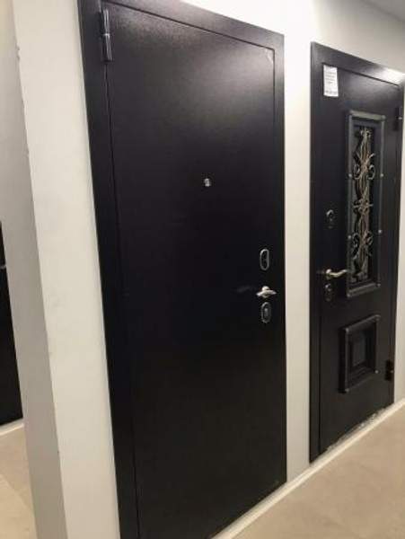 Входная дверь ВЕКТОР ( лиственница темная)