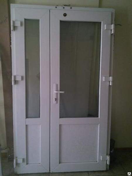 Входная штульповая дверь 1300*2100, стекло