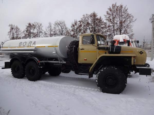 Водовозка (техвода) на Урале 10 куб. северное исполненине
