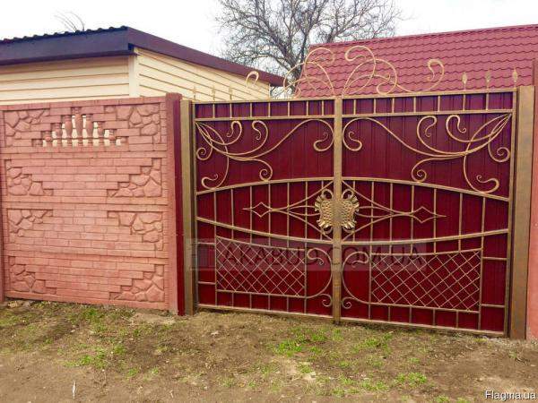 Ворота из профнастила с элементами ковки