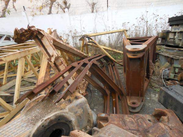 Вставка башни гусеничного крана МКГ-25 БР 5 м – 515 кг арт. 800.50.30.00