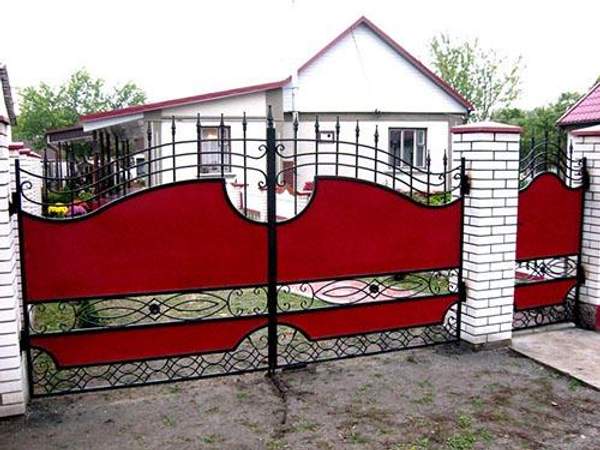 Въездные металлические ворота (распашные) - делаем "под ключ"