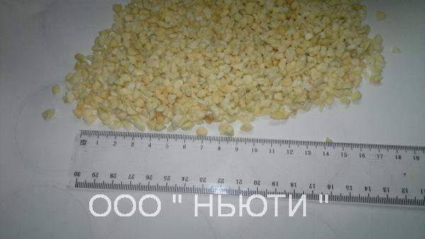 Яблоко сушеное 2*4,3*5,5*8мм в рисовой обсыпке