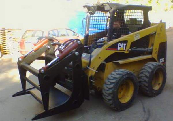 Захват для бревен для мини погрузчика МКСМ; ПУМ; АНТ,Bobcat,Forway, Wecan и др