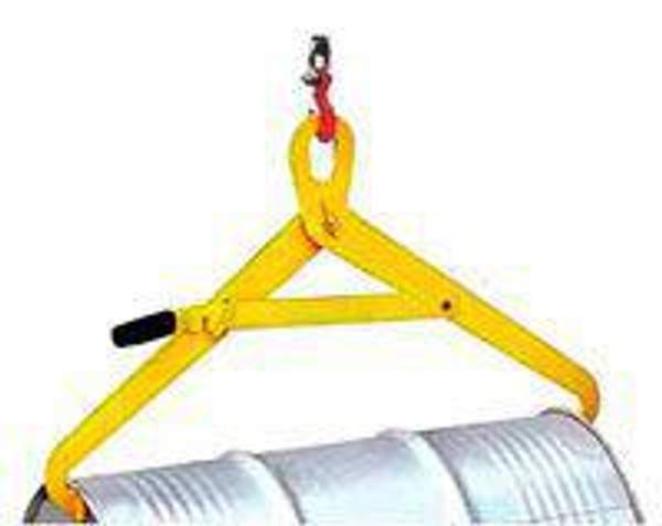 Захват для горизонтального подъема и перемещения бочек