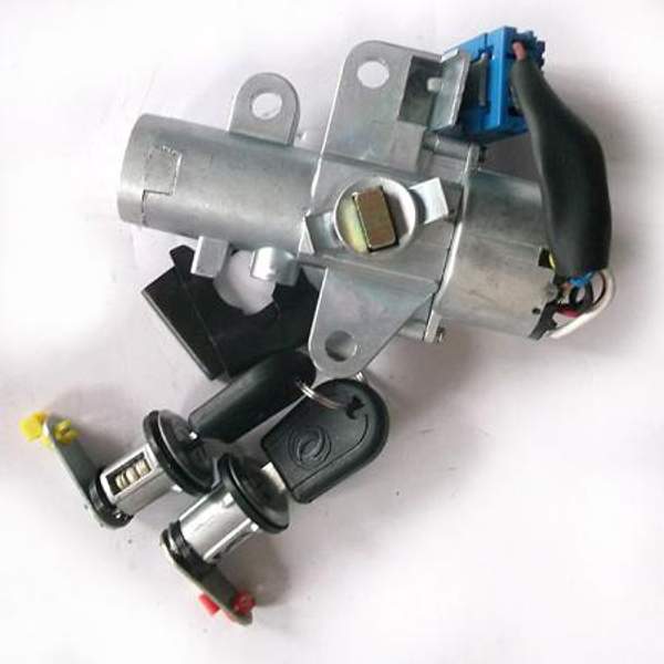 Замок зажигания в сборе 3704110-C0100 DONG FENG