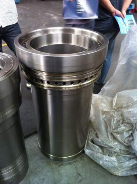 Запчасти к двигателям Вяртсиля WARTSILA VASA22, VASA32, L22, R32.