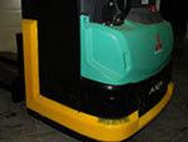 Защита складского оборудования полиуретановыми пластинами