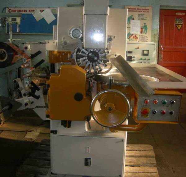 Заверточная машина EU-3 нагема nagema для завёртки конфет в двойной перекрут