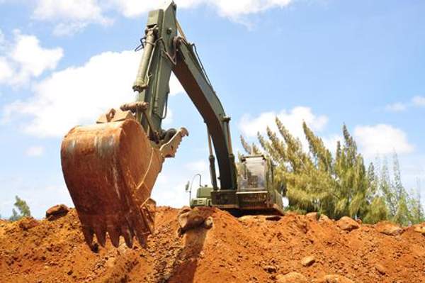 Земляные работы экскаватором Вывоз завоз грунта самосвалами