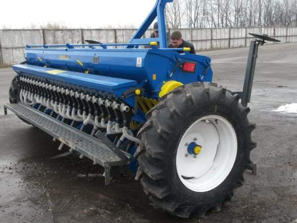 Зернотуковая сеялка