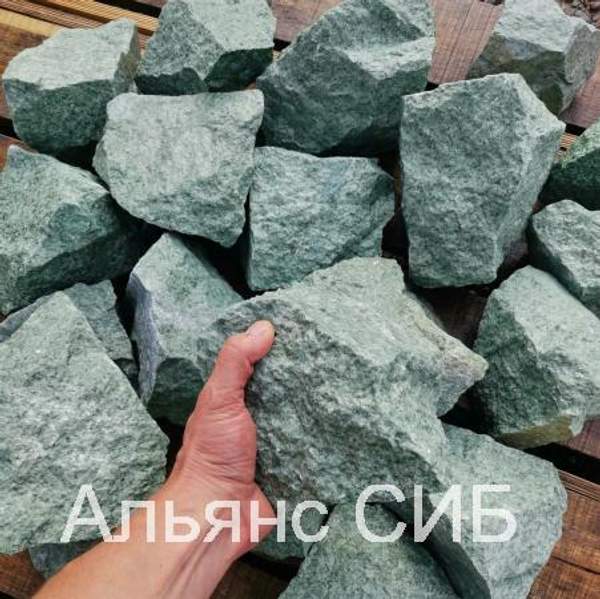 Жадеит колотый крупный Хакасия