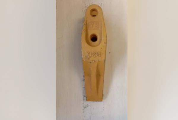 Зуб ковша центральный sdlg 936L / 918 / 933