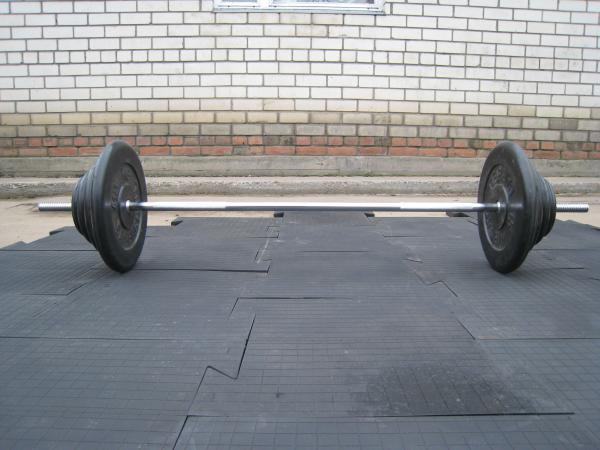 Напольное покрытие в спортивные залы с силовыми тренажерами со свободными весами