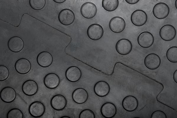 Покрытие из резиновых плиток для пола ангара,      склада,      гаража,      бокса,      тренажерного зала — фото 5