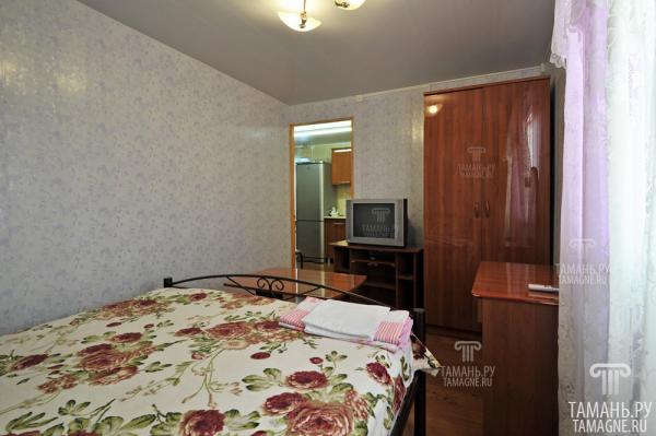 Продаю 2х-этажный коттедж с зем.   участком на берегу Азовского моря,   на базе отдыха «Отдых»,   до моря 50 метров. — фото 4