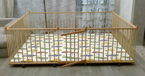 Манеж детский самый большой деревянный 2.   0х2.   5м для двойни с калиткой для малышей