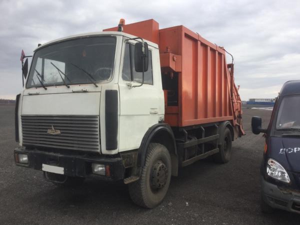 Мусоровоз бу МАЗ КО-427-32 с задней загрузкой шасси 5337А2, 2008 года выпуска. Пробег 71 000 км. Резина остаток 93%