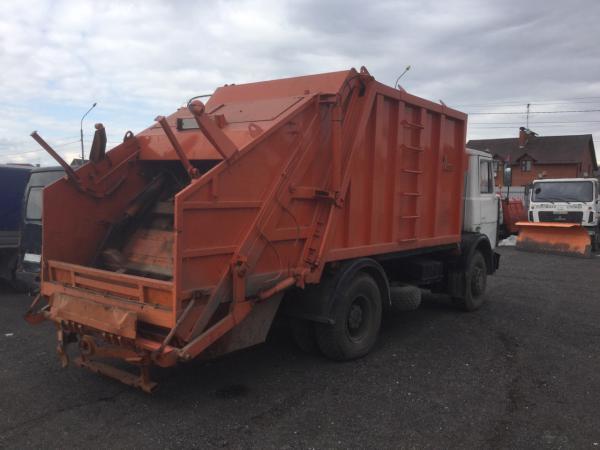 Мусоровоз бу МАЗ КО-427-32 с задней загрузкой шасси 5337А2, 2008 года выпуска. Пробег 71 000 км. Резина остаток 93% — фото 4