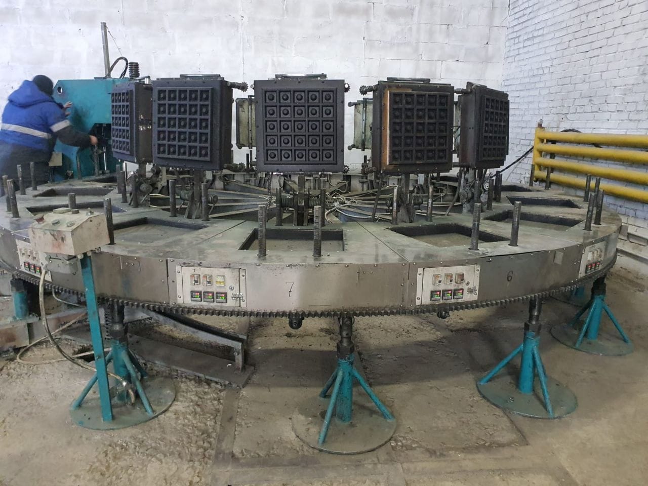 Вибропресс SAGAMA TORO для производства плитки. Отличное состояние! — фото 2