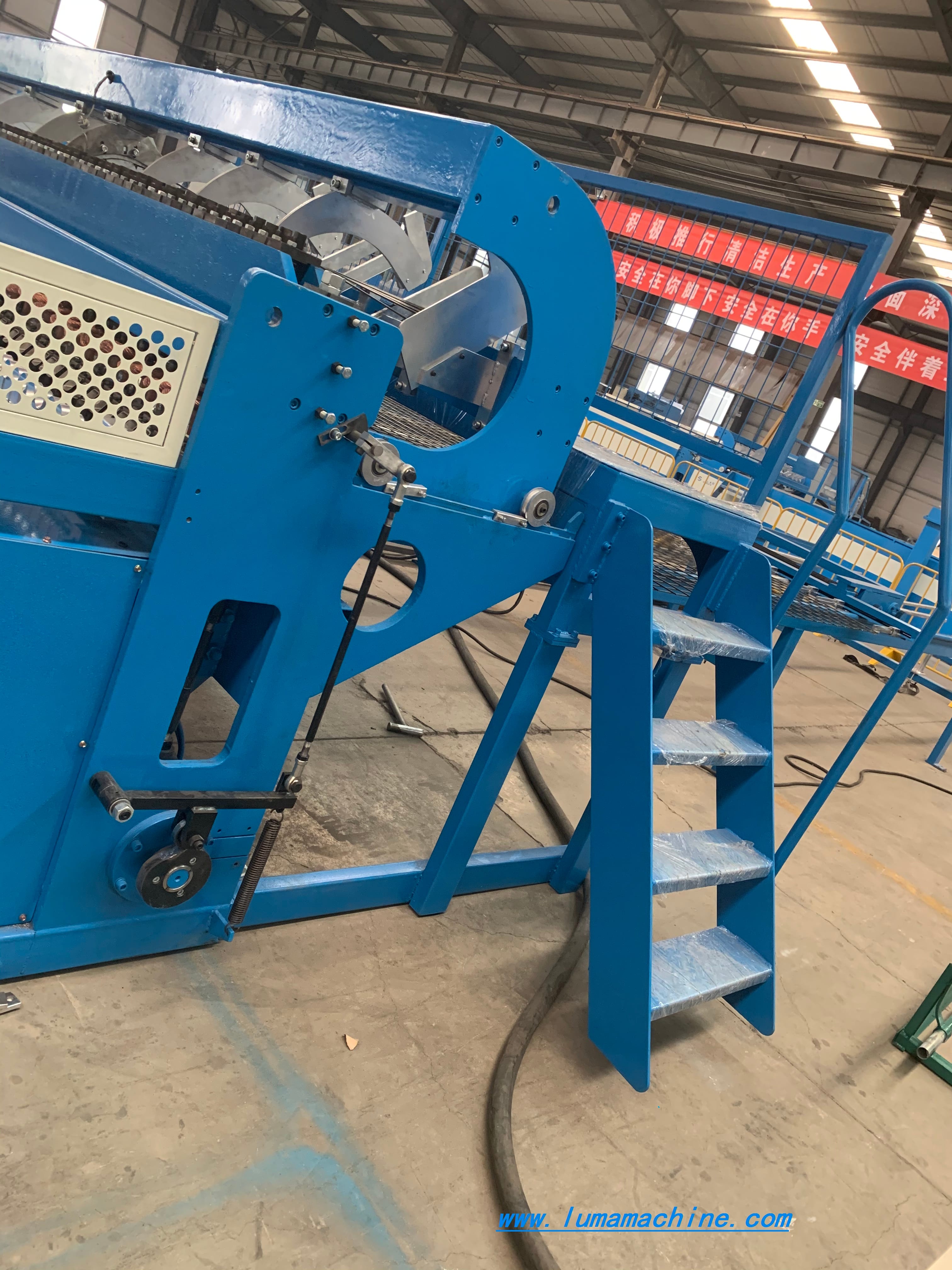 Станок для производства сварной огражденной сетки — фото 6