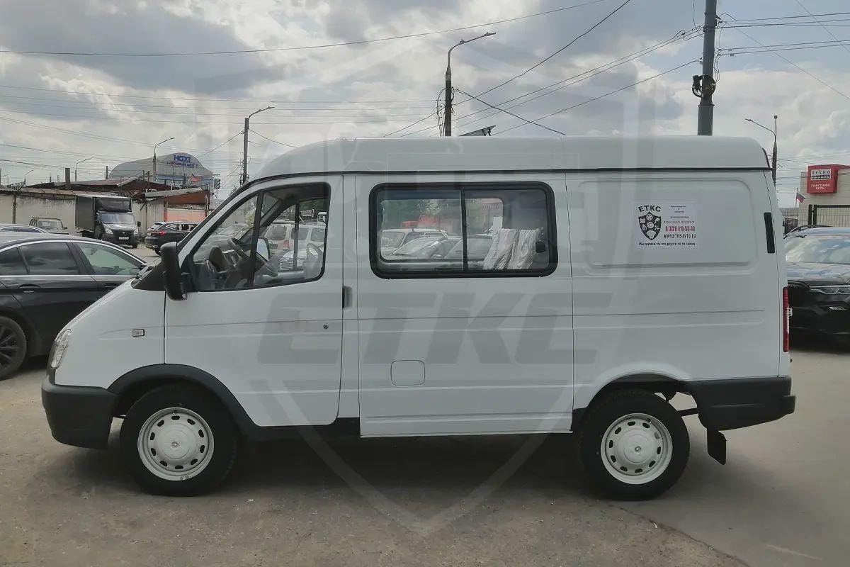 Автомобиль  ждя  охоты  и  рыбалки  с  шинами низкого  давления и  серийные 27527