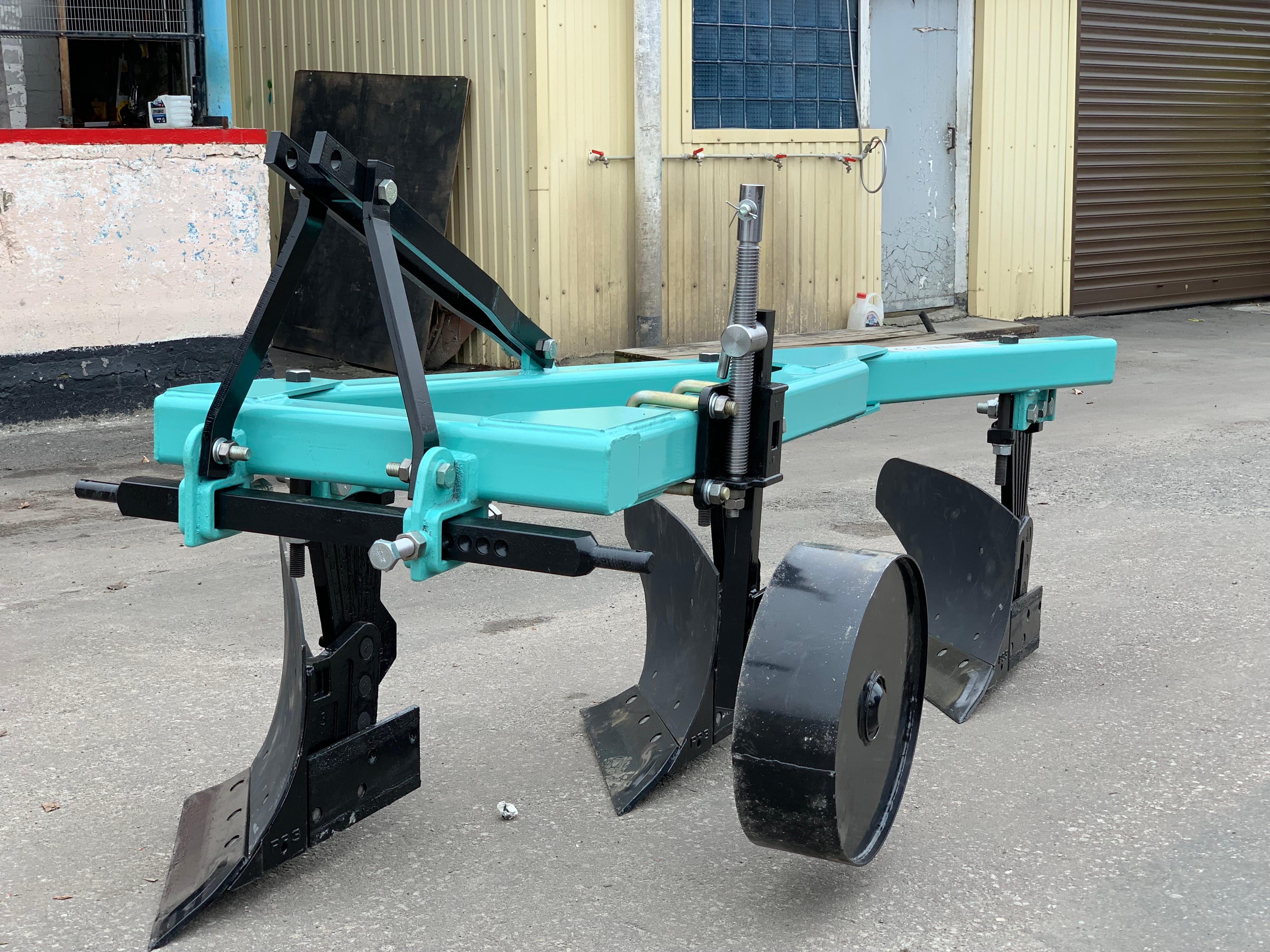 Плуг трехкорпусной навесной ПЛНМ-3-35