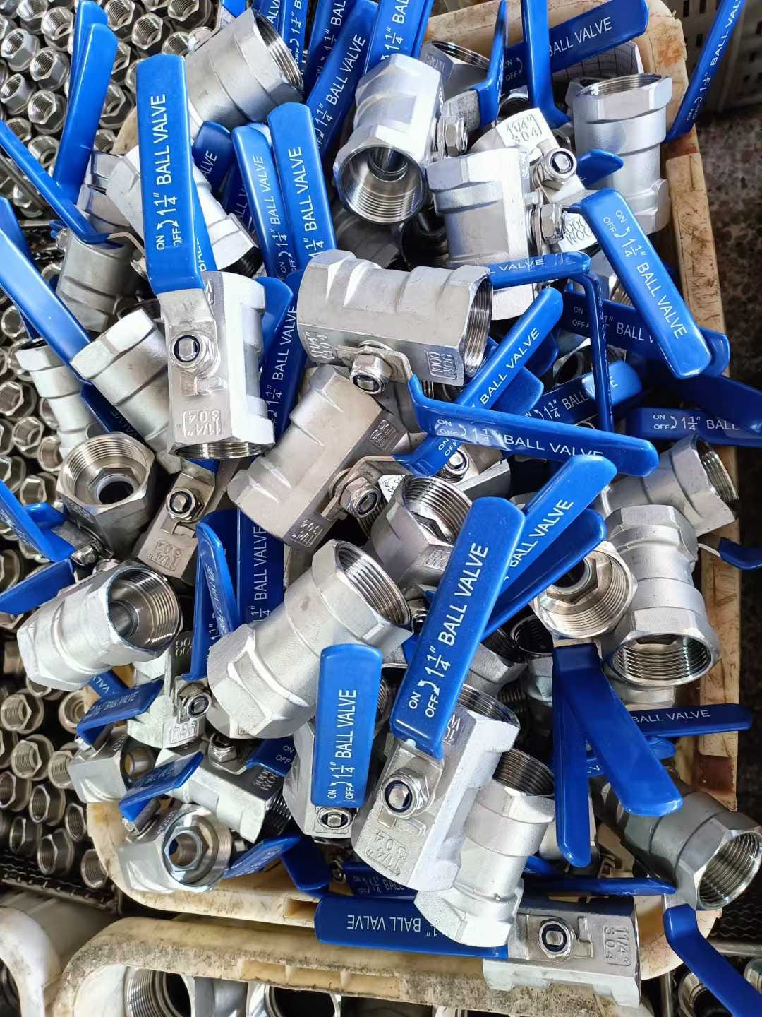 Кран шаровой монокорпусный муфтовый/резьбовой Q11F