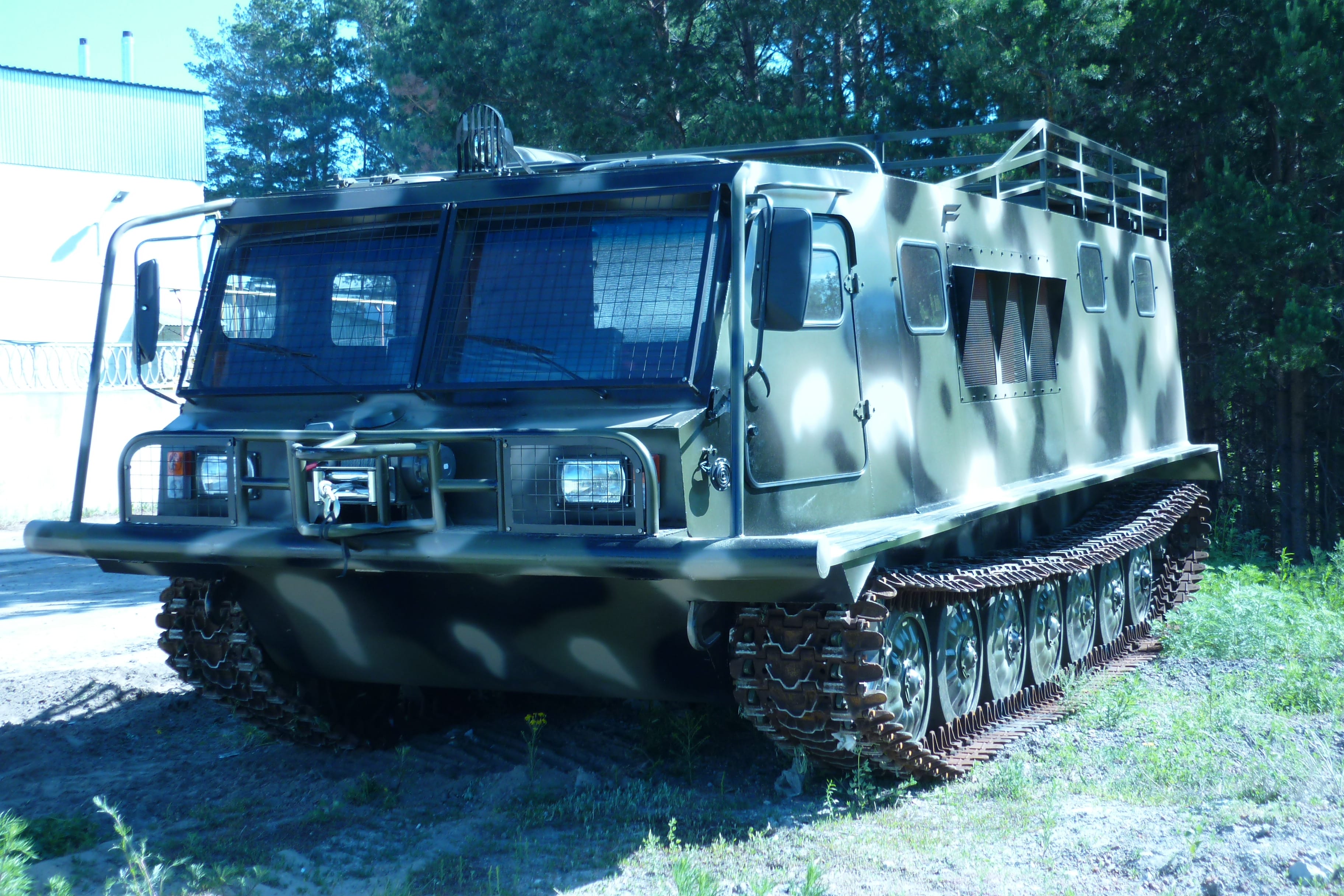 Гусеничный снегоболотоход СГТ-31 (современная версия МТЛБУ)