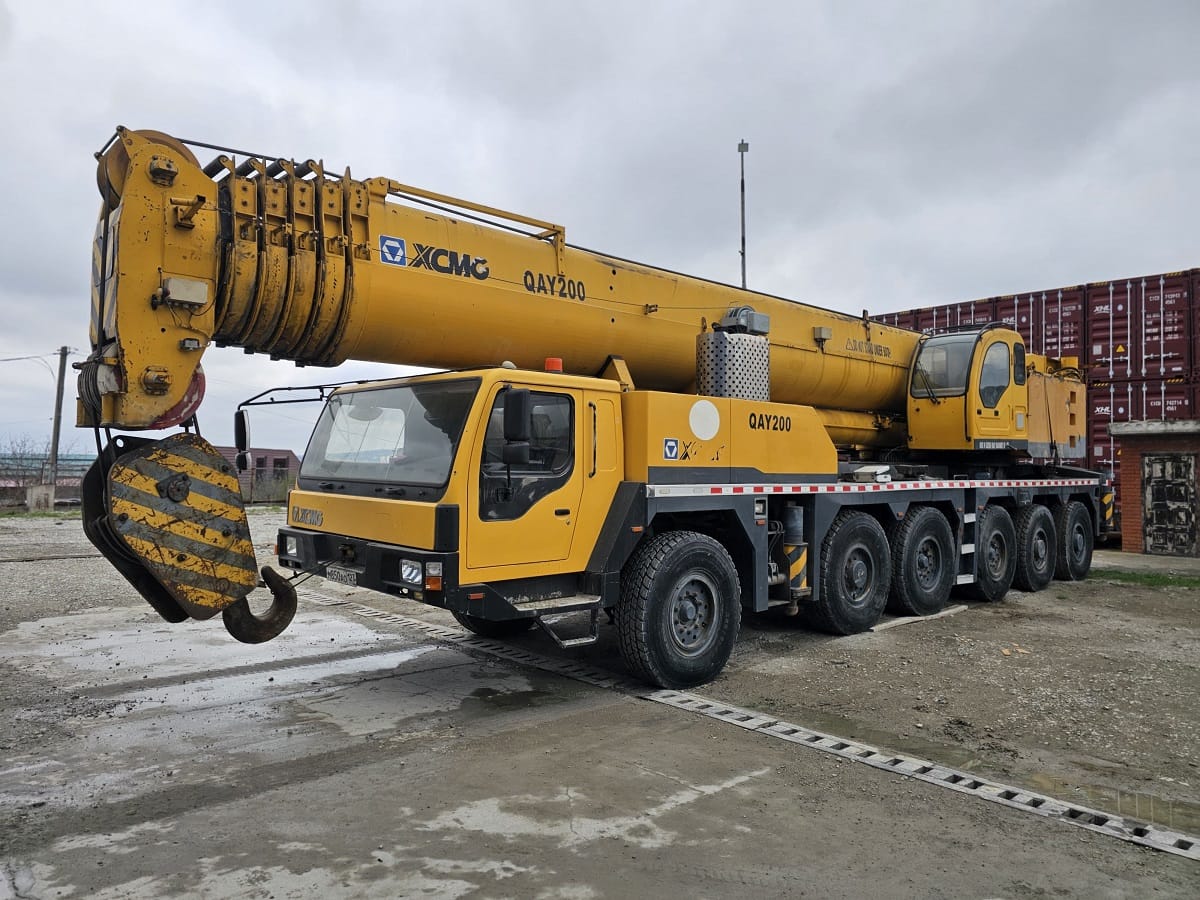 Автокран XCMG QAY 200