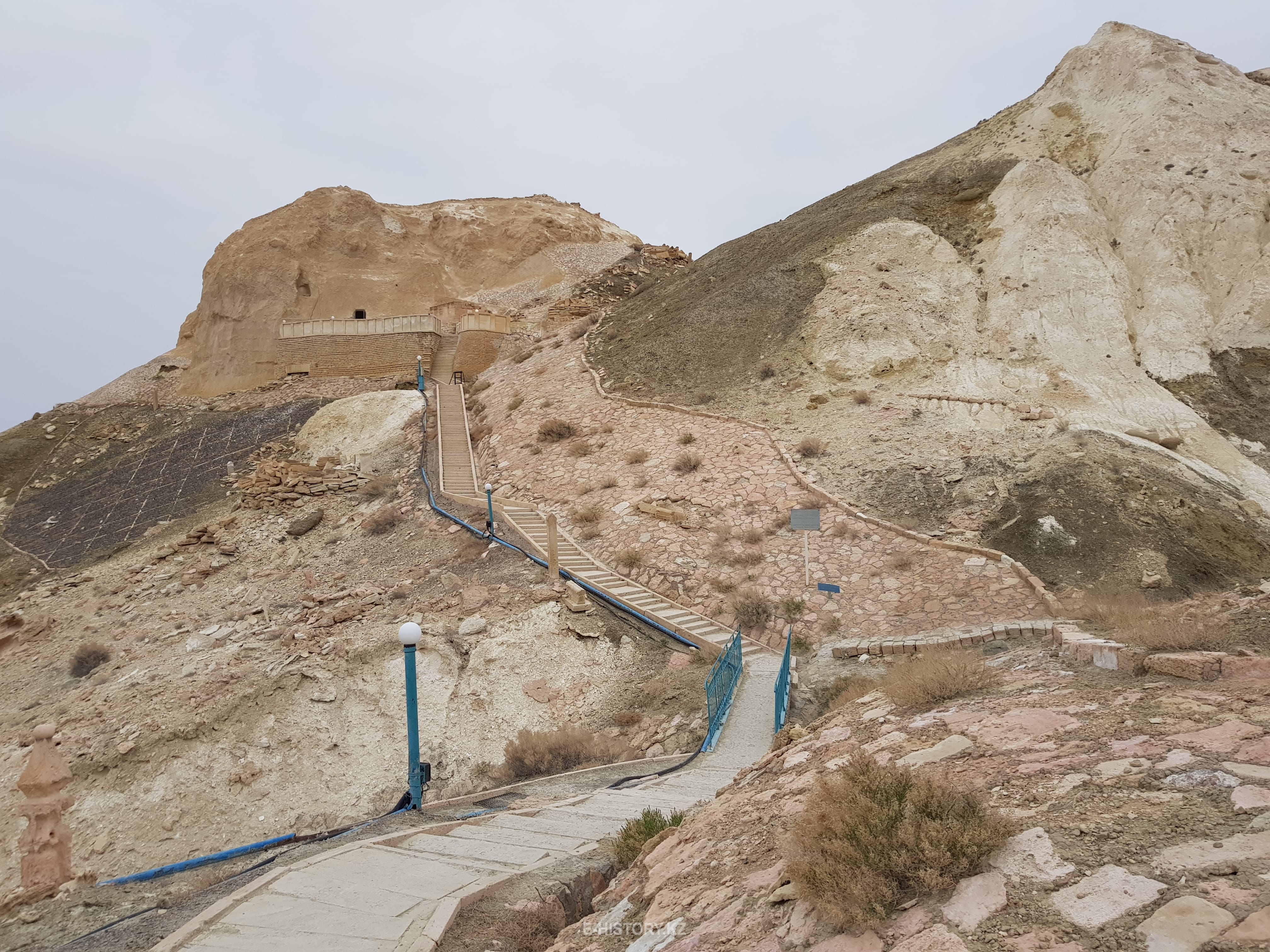 Такси Актау по святым местам Бекет ата (Шопан ата) Караман ата Адай ата — фото 3