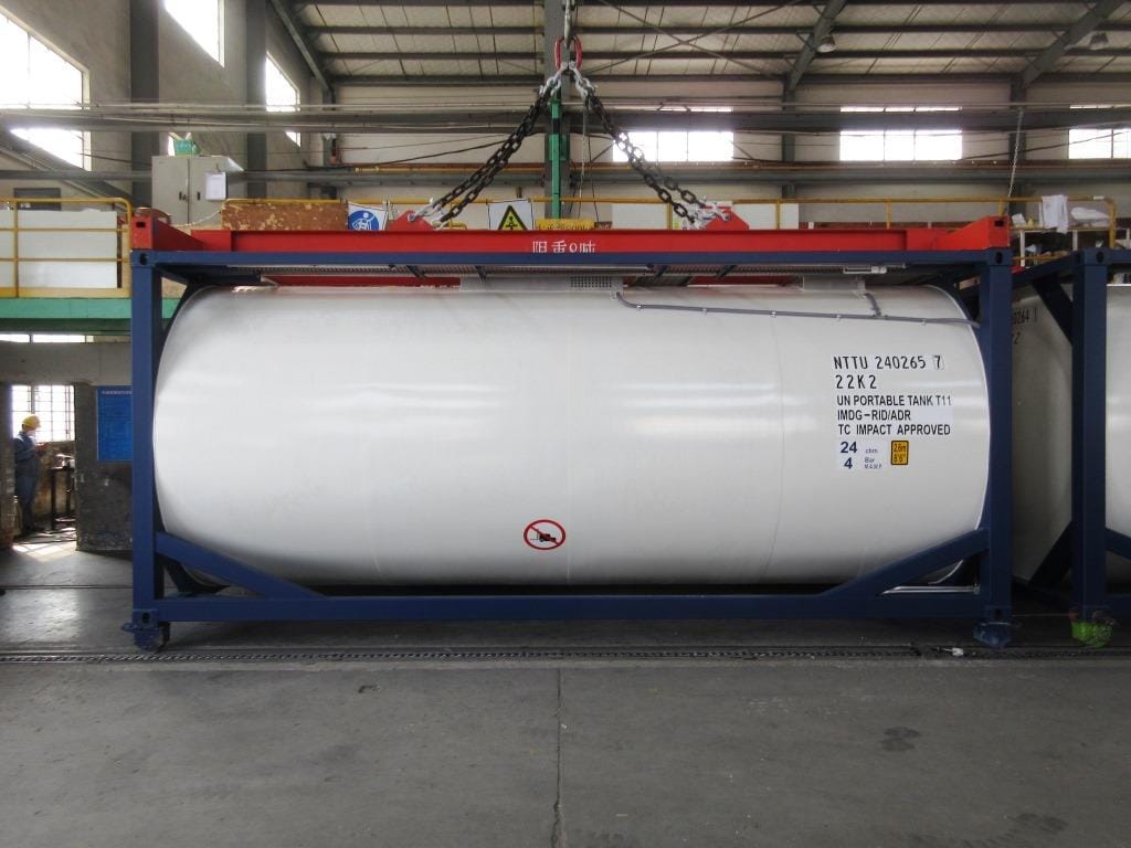 Танк-контейнер тип Т11 объём 24м3 для перевозки компонентов эмульсионных взрывчатых веществ, новый — фото 2