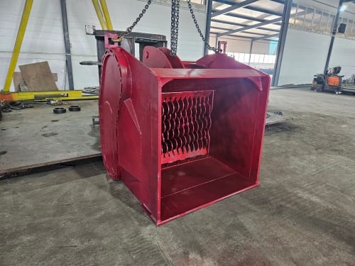 Ковш просеивающий для разделения грунта