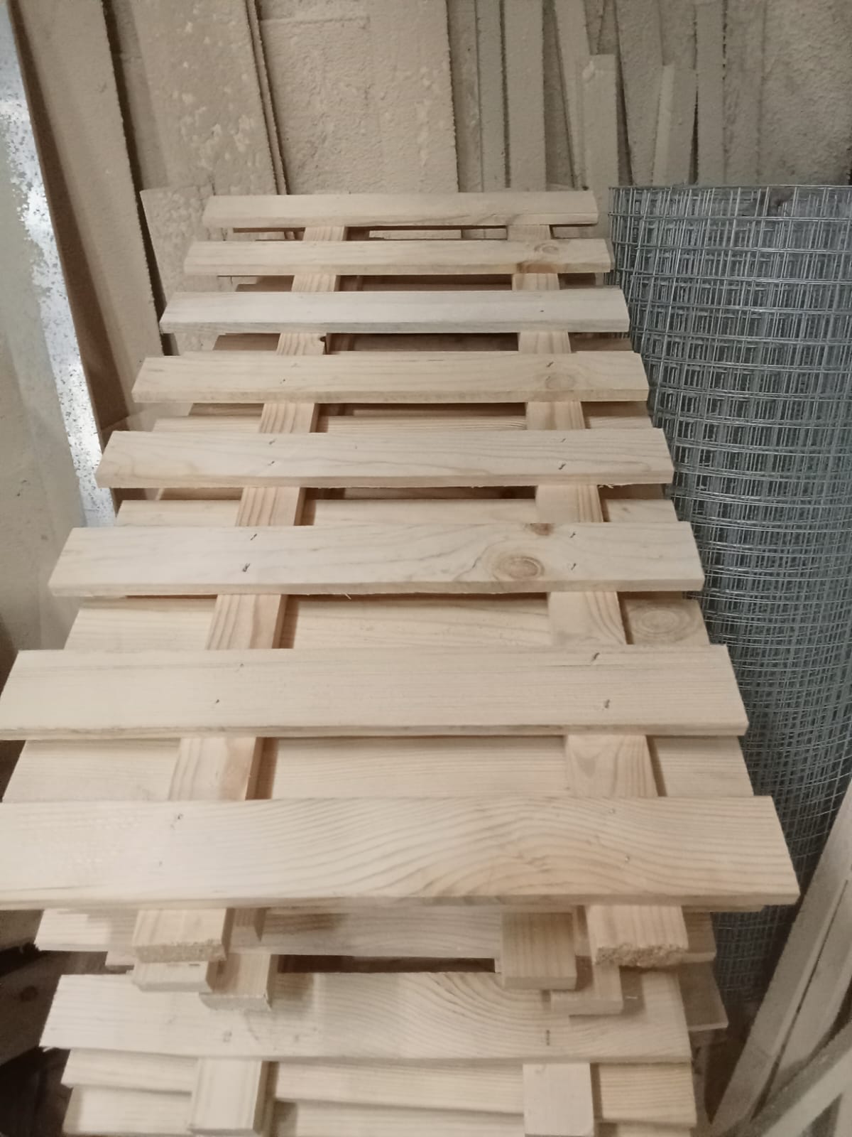 Заборы декоративные из деревянной рейки мастерская — фото 4