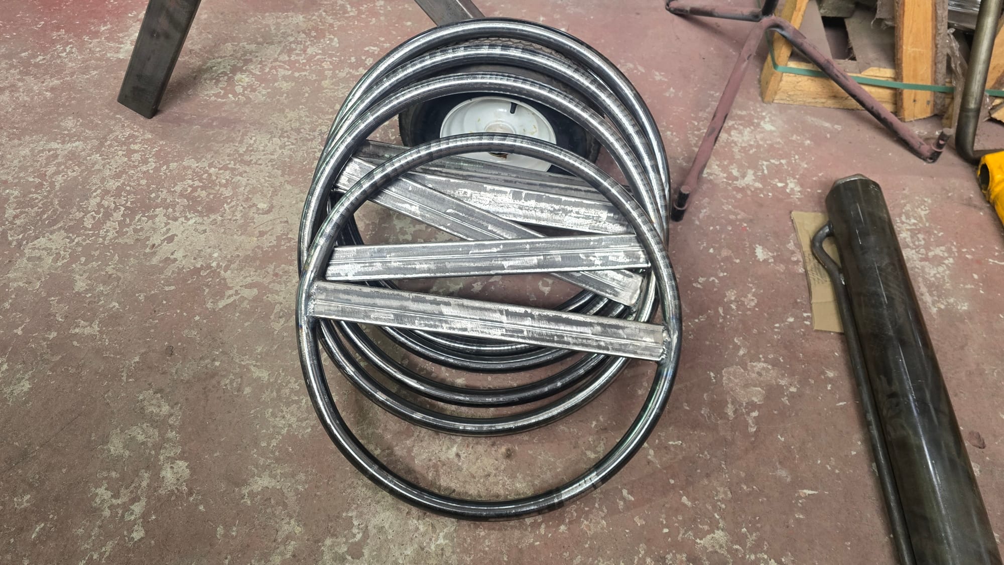 Гибка круглой и профильной трубы на современном оборудовании