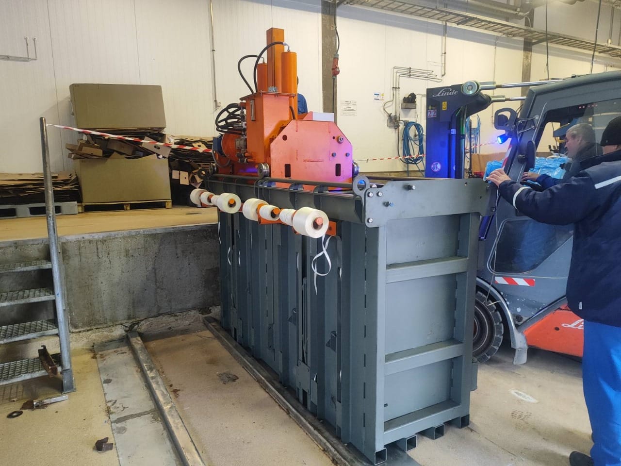 Пресс вертикальный двухкамерный Кубер-20ВР — фото 6