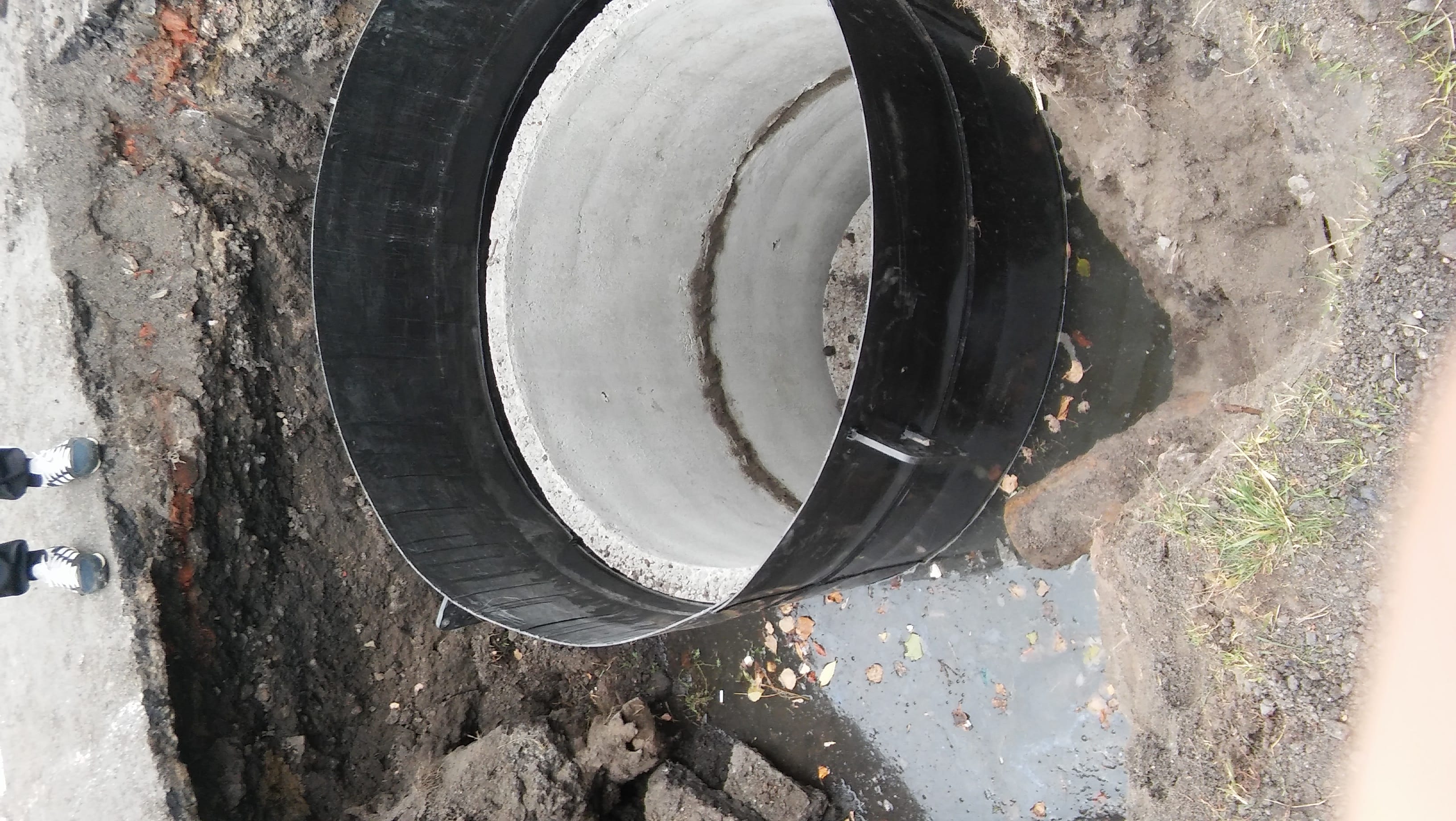 Выгребная яма из ЖБИ колец с пластиковым стаканом — фото 3