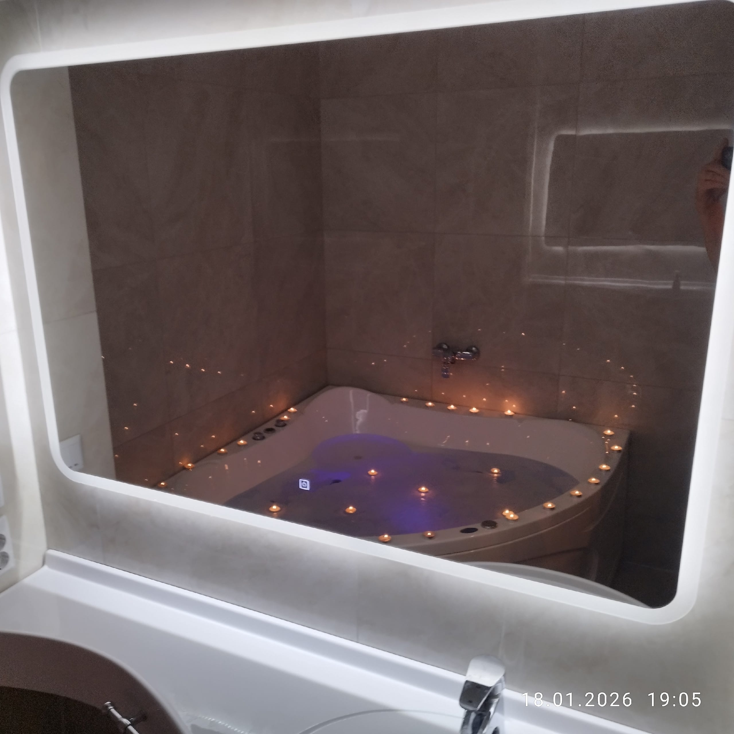 Сдам шикарную квартиру с джакузи на часы, ночь, сутки Шестая просека 157 — фото 15