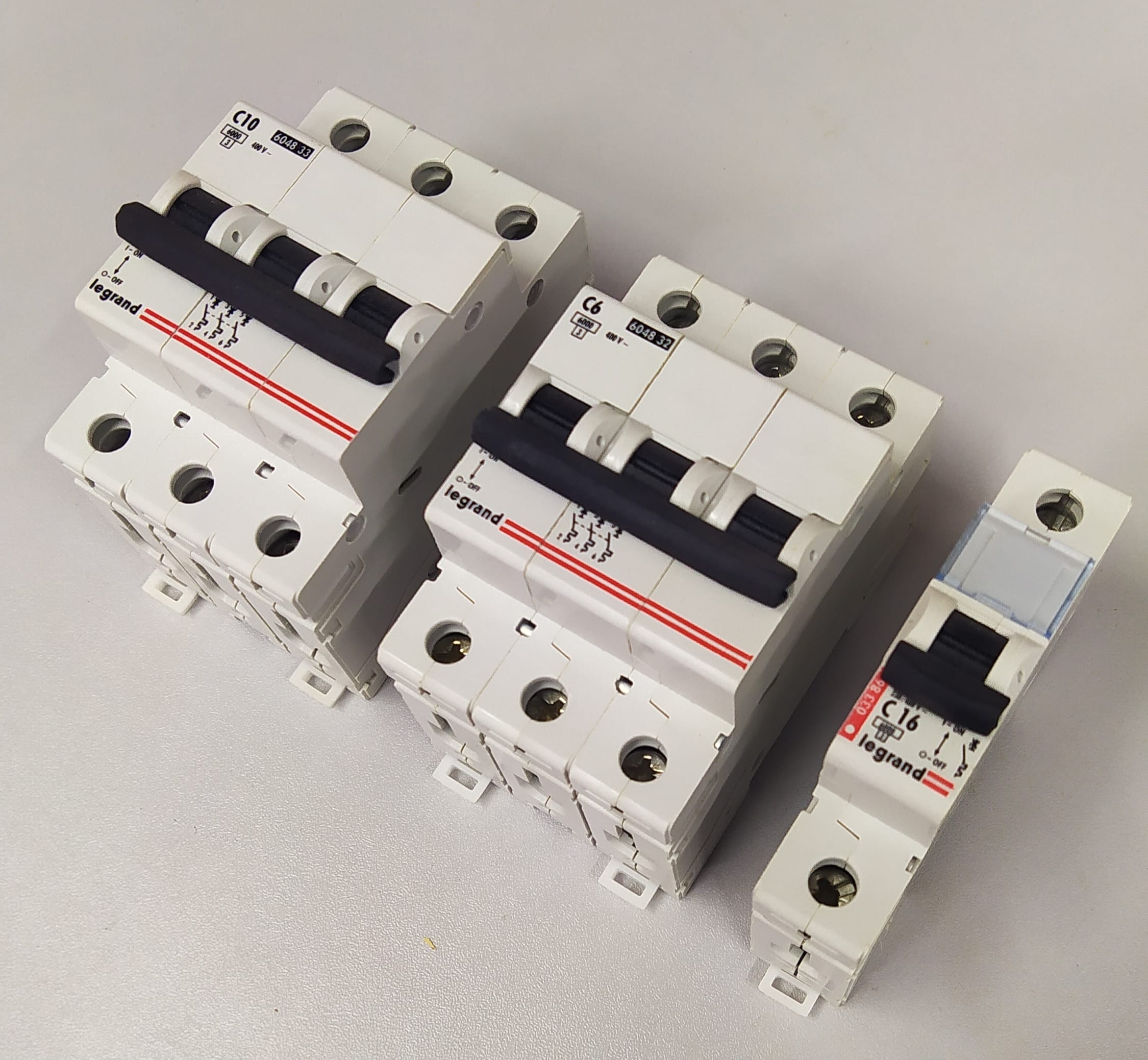 Автоматические выключатели модульные, силовые, с эл.приводом — фото 2