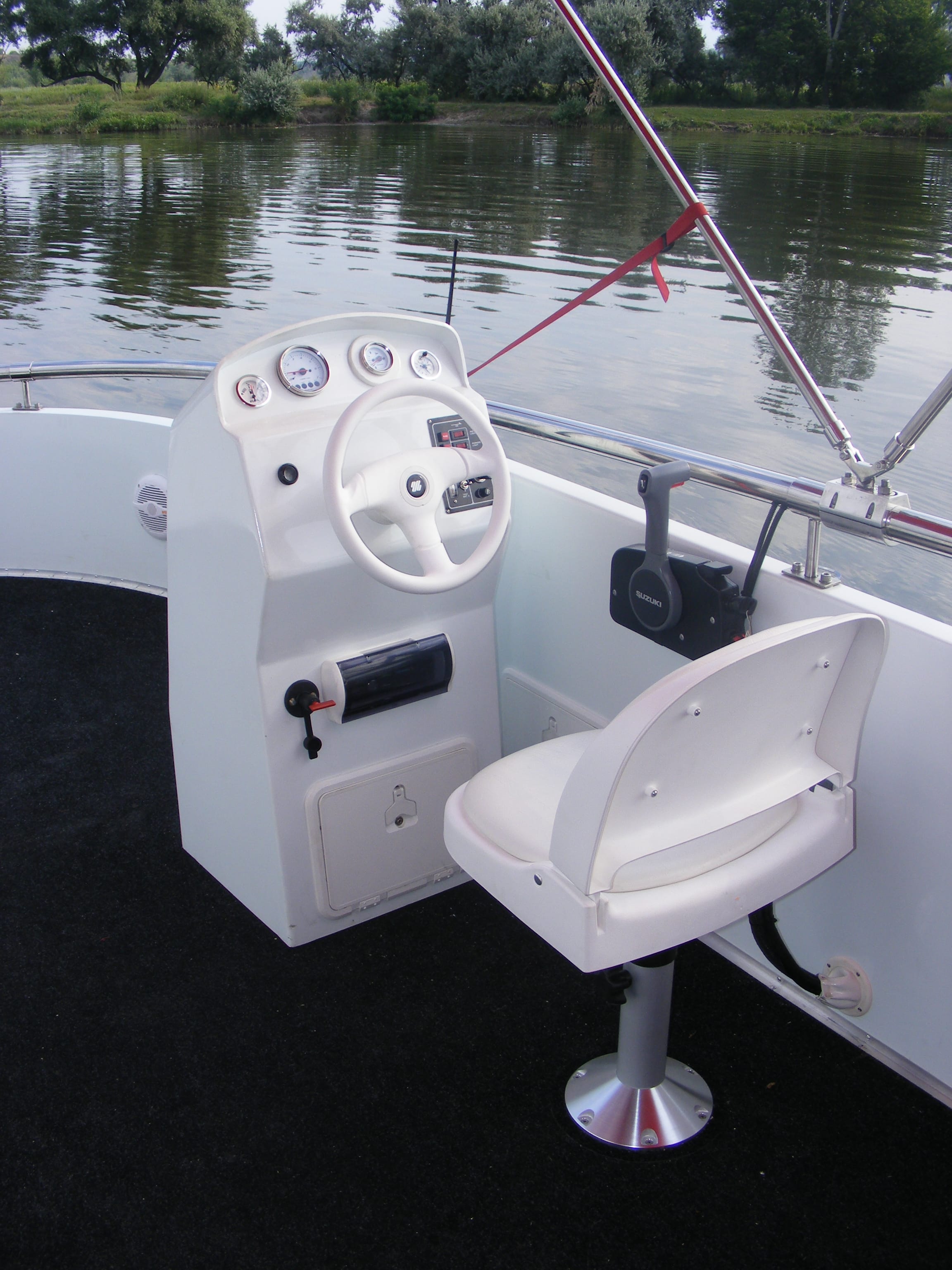 Моторный катамаран TIGARBO — фото 3