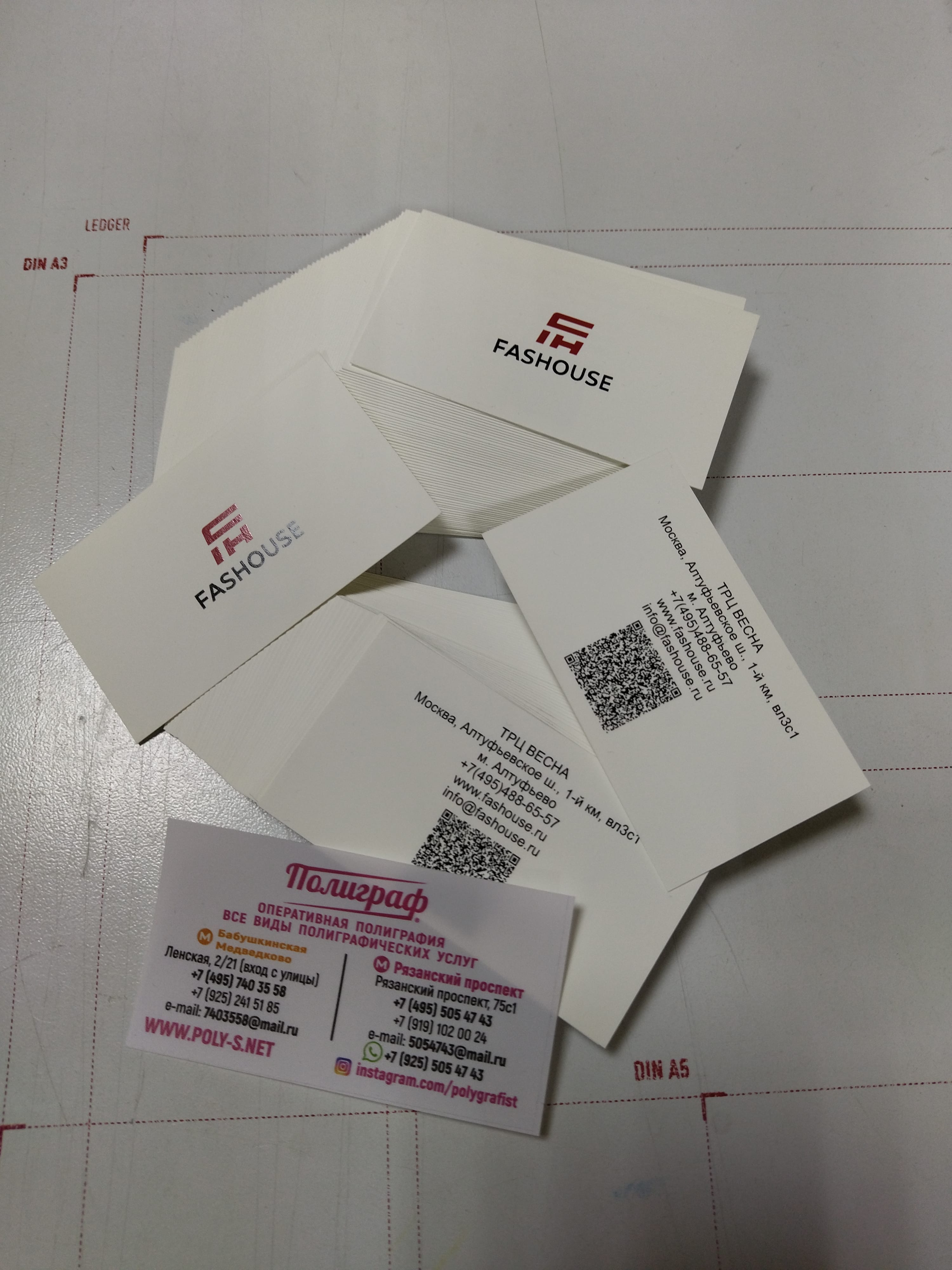 Типография ЮВАО +7(495)5054743 СВАО +7(495)7403558 Печать на одежде. Широкоформатная и УФ печать. Рекламные конструкции: Стенды. Вывески. Указатели. Баннеры. Наклейки. Таблички. Щтендеры — фото 42