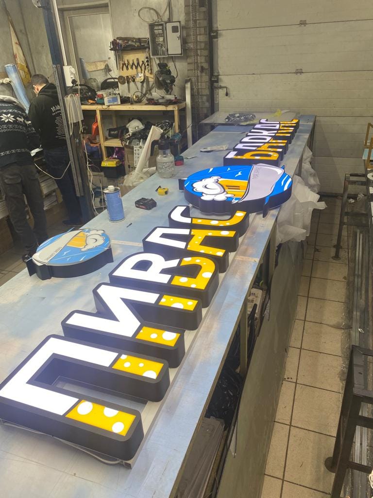 Рекламные конструкции ☎ ЮВАО +7 (495) 505-47-43, +7 (919) 102-00-24 : Стенды. Вывески. Указатели. Баннеры. Наклейки. Таблички. Щтендеры. УФ печать на любых материалах. Печать на одежде — фото 14